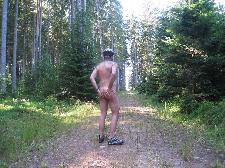 Zeige mich nackt im Wald!